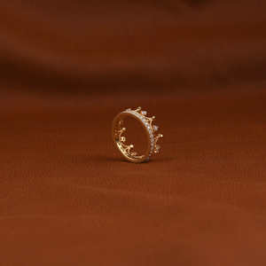 Personalizable 14KT chapado en oro Lab Grown Diamond Crown Shape Wedding Band Estilo de moda Joyería de compromiso - Product Image 4