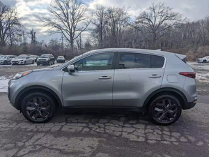 Kia Sportage LX 4 portes SUV 4x4 certifié, propre et peu utilisé, boîte automatique, conduite à gauche, cuir foncé, turbo, électrique, transmission intégrale (AWD) - Product Image 5