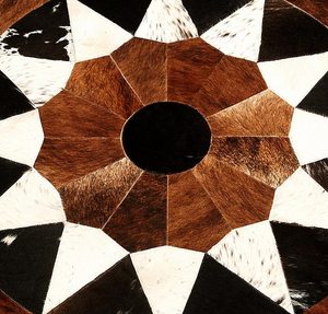 Alfombra Artesanal de Cuero Genuino, Diseño a Rayas, Piel de Vaca, Antideslizante, Apta para Mascotas, Decoración de Lujo Versátil para el Hogar y Espacios de Oración - Product Image 2