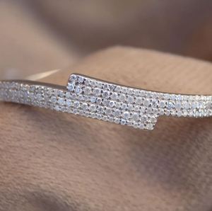 Luxueux bracelet manchette en argent sterling 925 Moissanite déclaration tenue de fête pour anniversaire torsadé cadeau élégant - Product Image 2