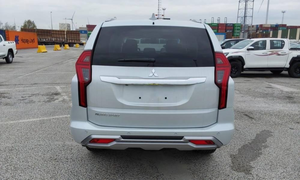 Nuevo Pajero Montero Sport GLS 2.4L Turbo Diesel Automático 0km R18 Tamaño del neumático Interior oscuro AWD Drive Japón Izquierda - Product Image 6