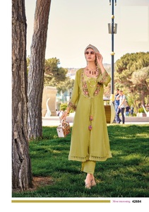 Dhwaja Export Beautiful Work New Salwar Kameez Mujeres Indian/Pakistani Colección de ropa festiva para adultos En stock - Product Image 5