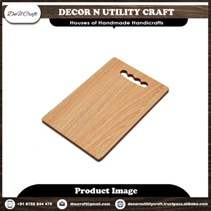 เขียงไม้ทรงสี่เหลี่ยมพร้อมด้ามจับ วัสดุไม้ธรรมชาติสำหรับใช้ในครัว - Product Image 4
