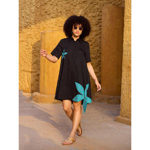 Tunique en coton à appliques Laya - Motif floral - Grande taille - Longueur genou - Haut de fête - Product Image 1