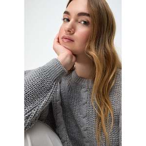 Pull court à imprimé floral scintillant pour femmes, respirant, taille XS, cardigan décontracté, hiver, tissage non tissé, avec logo sur le devant - Product Image 4