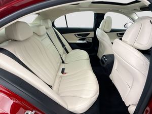 Mercedes-Benz Classe E 450 4MATIC Berline d'occasion en excellent état, boîte automatique 9 vitesses, 375 ch, à vendre - Product Image 2