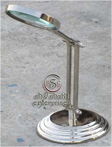 Loupe en laiton réglable avec base décorative de bureau nautique article vaisselle ronde pour décor de bureau et objets de collection - Product Image 2