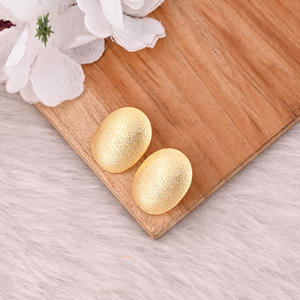 Boucles d'oreilles clous en laiton plaqué or de haute qualité, simples, faites à la main, pour femmes, fabricant en gros - Product Image 3