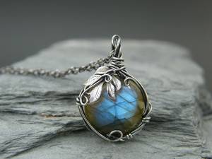 Elegant Handmade Labradorite Pendant Necklace for Women Blue <b>Flash</b> Gem Leaf Motif Gold Plated Sterling Silver for Engagement - Product Image 5