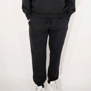 Conjunto de sudadera y joggers de cuello redondo de mezcla pesada para hombre: chándal suave y duradero perfecto para ropa informal diaria - Product Image 5