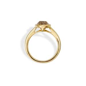 Anillo Ovalado Soft Old Mine con Diamante Cultivado en Laboratorio de 3.32 Ct, Color Champán, Tono Marrón Claro Fantasía, VS1, en Oro Amarillo de 14K, Pieza Destacada de Tono Cálido - Product Image 2