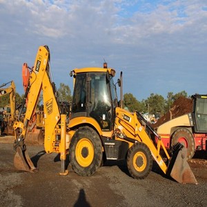 Chargeuse-pelleteuse JCB 3CX d'occasion avec pelle et chargeur frontal, modèle 2022, 10 tonnes, capacité de godet de 1,3 m, pompe, moteur et boîte de vitesses - Product Image 1