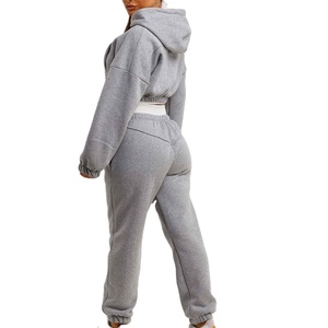 Conjunto Deportivo de 2 Piezas para Mujer, con Botones Bordados, 100% Algodón Felpa, MOQ Bajo, Estilo Urbano - Product Image 4