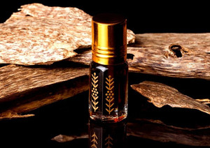 Fabricante Mayorista de Absoluto de Agarwood 100% Puro y Natural, Absoluto de Agarwood de Grado Premium Asequible de la India - Product Image 2