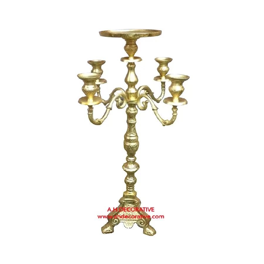 Metal Barroco Vela Vara Titular Candelabro no tripé Base Ouro Cor Wedding Centerpiece Handmade Candelabro com placa de flor