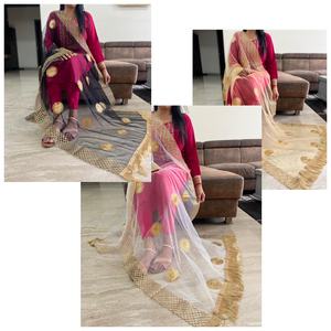 Filet lourd de qualité supérieure Dupatta avec corps brodé zari, fini avec bordure d'un côté et dentelle de l'autre convient à toutes les robes - Product Image 2