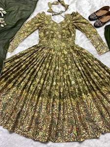 Dernier ensemble de vêtements de soirée de créateur en soie 3 pièces avec broderie séquentielle et impression numérique Anarkali et pantalon avec Dupatta au prix de gros - Product Image 4