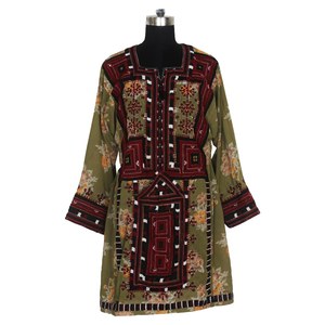 Robe de style afghan en soie brodée vintage, nouvelle collection de mousseline de soie brodée à la main - Product Image 1