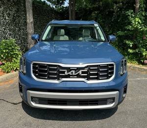 Kia Telluride SX AWD 2024 propre et d'occasion utilisé avec des sièges en cuir Navigation Sièges de troisième rangée Sièges chauffants Démarrage à distance Toit ouvrant - Product Image 1