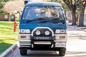 Affidabile auto usata Mitsubishi Delica Star Wagon 4WD del 1993 - Product Image 1