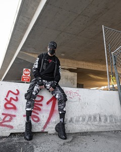 OEM personalizado manga completa rayas laterales camiseta hombres en blanco manga larga Camiseta 100% algodón manga larga hombres cuello redondo Camiseta - Product Image 4