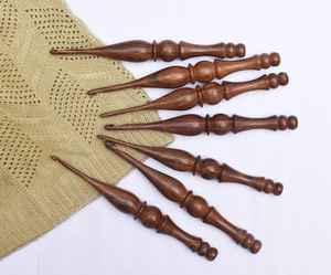 Crochet en bois moderne fait main, écologique, de haute qualité, avec une prise en main confortable et lisse, idéal pour le tricot à la main. - Product Image 6