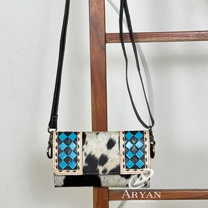 Cartera Cruzada de Cuero Hecha a Mano con Diseño de Tablero de Ajedrez para Mujer, Cartera Larga de Cuero Vacuno Genuino con Tarjetero - Product Image 1