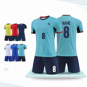 Tenues de football personnalisées en polyester léger et respirant, maillots et shorts avec nom et numéro personnalisés pour les équipes - Product Image 1