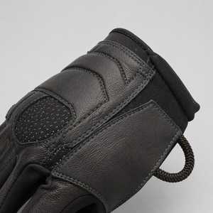 Gants tactiques courts Anika en cuir de chèvre noir avec traitement hydrophobe - Product Image 4