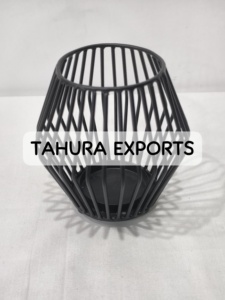 Linternas decorativas de alambre para uso en interiores y exteriores Estilos rústicos o modernos que funcionan maravillosamente en cualquier entorno - Product Image 3