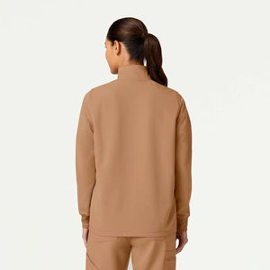 Blouse médicale unisexe à prix abordable, en matériau durable et léger avec un design respirant pour les professionnels de l'hôpital - Product Image 6