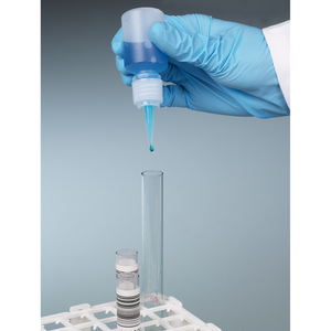 Botella Dosificadora Ergonómica para Laboratorio Burkle GmbH con Diseño de Fácil Operación Drop Boy - Product Image 1