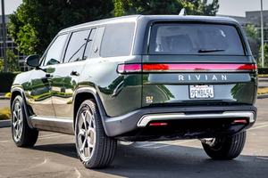 RIVIAN R1S ADVENTURE EDITION 2023 d'occasion (conduite à gauche/droite) - Product Image 4