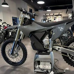 Precio de venta asequible 2025 Stark Varg Alpha 80 80hp Motocross de energía eléctrica Motocicletas listas para exportar a todo el mundo - Product Image 4