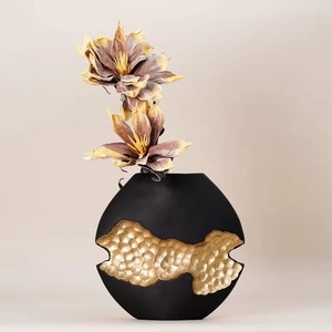 Antique Style Black Vase in Metal Finish Ideal for Home Decor and Stylish <b>Flower</b> <b>Displays</b> Handcrafted From India - Product Image 3