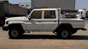 TOYOTA LC79 DC 2024 Usada, Camioneta 2022, Diésel 2.4, Automática, 4x4, Faros LED, Neumáticos R18, Aire Acondicionado, TPMS, Volante a la Izquierda, 5 Asientos, Techo Solar - Product Image 5