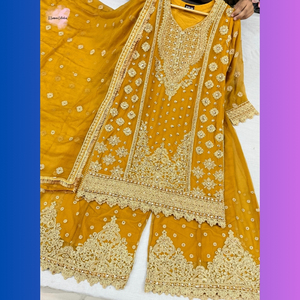 Magnifique collection mère-fille : chemise et pantalon plazzo avec broderies lourdes faites à la main sur la chemise et le pantalon, et dupatta en mousseline brodée. - Product Image 5