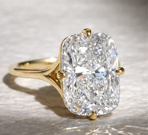 Bague de fiançailles en diamant taille radiant, or massif 18 carats, sertissage à griffes, bijoux fins classiques pour femme - Product Image 1
