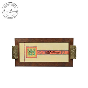 Bandeja de Servir de Madera Hecha a Mano con Asas de Latón, Diseño de Arte Tradicional, Construcción Duradera, Elección Elegante para el Entretenimiento en el Hogar - Product Image 1