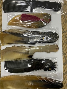 Peigne en corne de vache et de boeuf saisi à la main avec logo personnalisé Meilleur prix compétitif Fabriqué au Vietnam Top Wholesale Natural Crafts - Product Image 6