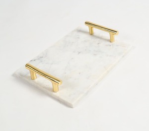 Vente en gros Plateau de service en marbre de luxe pour décoration intérieure d'hôtel moderne personnalisé avec poignée en métal élégante pour Noël - Product Image 1