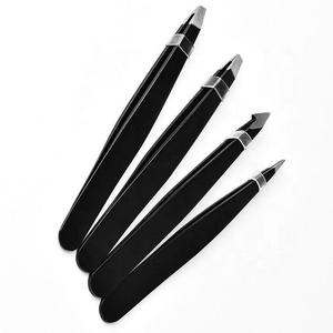 4 pinzas para cejas de acero inoxidable con recubrimiento de polvo negro inclinado OEM etiqueta privada con bolsa - Product Image 6