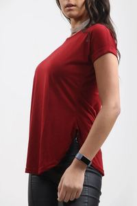 Simplifique su estilo con esta camiseta de mujer con detalles de bolsillo diseñada para la utilidad y la moda callejera discreta - Product Image 4