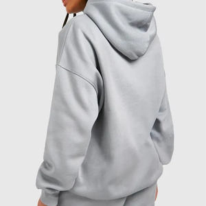 Sweat à capuche bleu clair à épaules tombantes pour femmes, sweat à capuche appliqué en tissu surdimensionné, sweat à capuche anti-rides et respirant pour femmes - Product Image 1