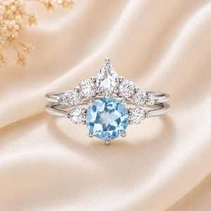 Anillo de Compromiso y Boda de Topacio Azul, Diseño Minimalista Pulido para Mujer, Plata de Ley 925, Piedra de Nacimiento de Diciembre - Product Image 1