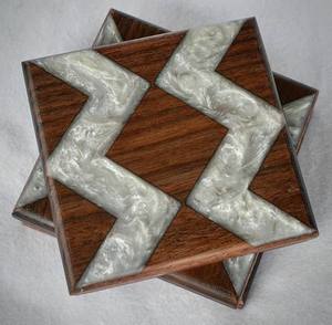 Dessous de verre en bois d'olivier de couleur personnalisable à motif naturel Style classique avec résine époxy Art fait à la main en bois - Product Image 6