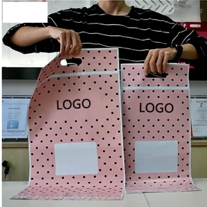 Sacs cadeaux personnalisés avec poignée découpée Sacs cadeaux de Noël Emballage en vrac Sac en mylar découpé à l'emporte-pièce avec changement de couleur - Product Image 2