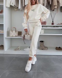 Fabricante Mayorista de Conjuntos Deportivos de Felpa Blanca para Mujer, Ropa de Estar de Alta Calidad, Proveedor al por Mayor para Tallas Grandes - Product Image 2