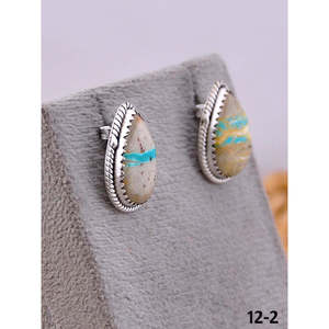 Boucles d'oreilles pendantes artisanales en turquoise Royston et argent sterling, forme goutte d'eau, serties de pierres - Product Image 2
