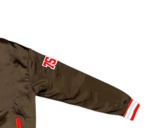 Chaqueta Universitaria de Satén Bordada con Chenilla y Logotipo Personalizado de Alta Calidad, Chaqueta de Poliéster para Hombre de Talla Grande con Forro de Satén - Product Image 4